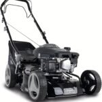 Scheppach MS132-42B Benzin Rasenmäher Black Edition mit Antrieb | für Rasenflächen bis 800m² | Schnittbreite 42cm | Leistung 3,3PS | Schnitthöhenverstellung in 7 Stufen (25-75mm) | Fangbox 45L