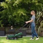 Bosch Akku-Rasenmäher CityMower 18V-32-300 (18 Volt, 1x Akku 4,0 Ah, Schnittbreite: 32 cm, Rasenflächen bis 300 m², im Karton)